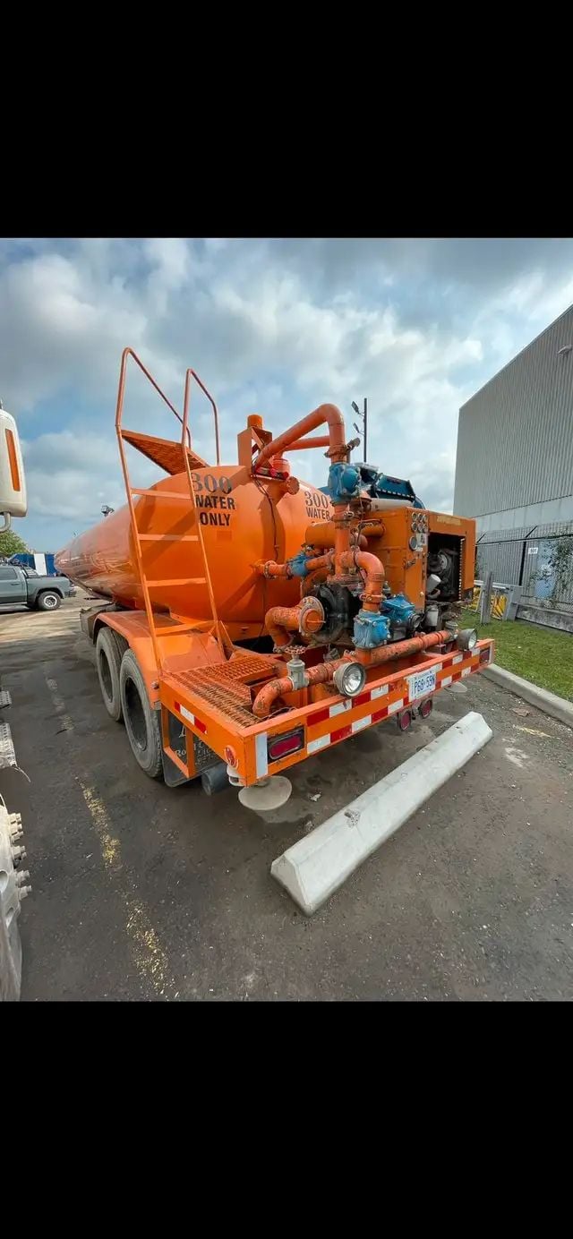 Thumbnail Stainless steel 5000 Gallon Flusher Tanker Thumbnail Stainless steel 5000 Gallon Flusher Tanker